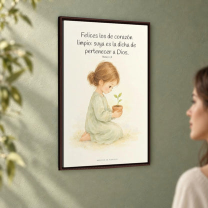 Felices los que pertenecen a Dios | Lienzo de fe para el hogar | Mateo 5:8 — 24×36 pulgadas, marco espresso, vista angular ambiental del marco flotante, escala física calibrada