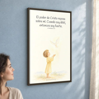 El poder de Cristo reposa sobre mí — Lienzo Cristiano Enmarcado | 2 Corintios 12:9 — 24×36 pulgadas, marco espresso, vista angular ambiental del marco flotante, escala física calibrada