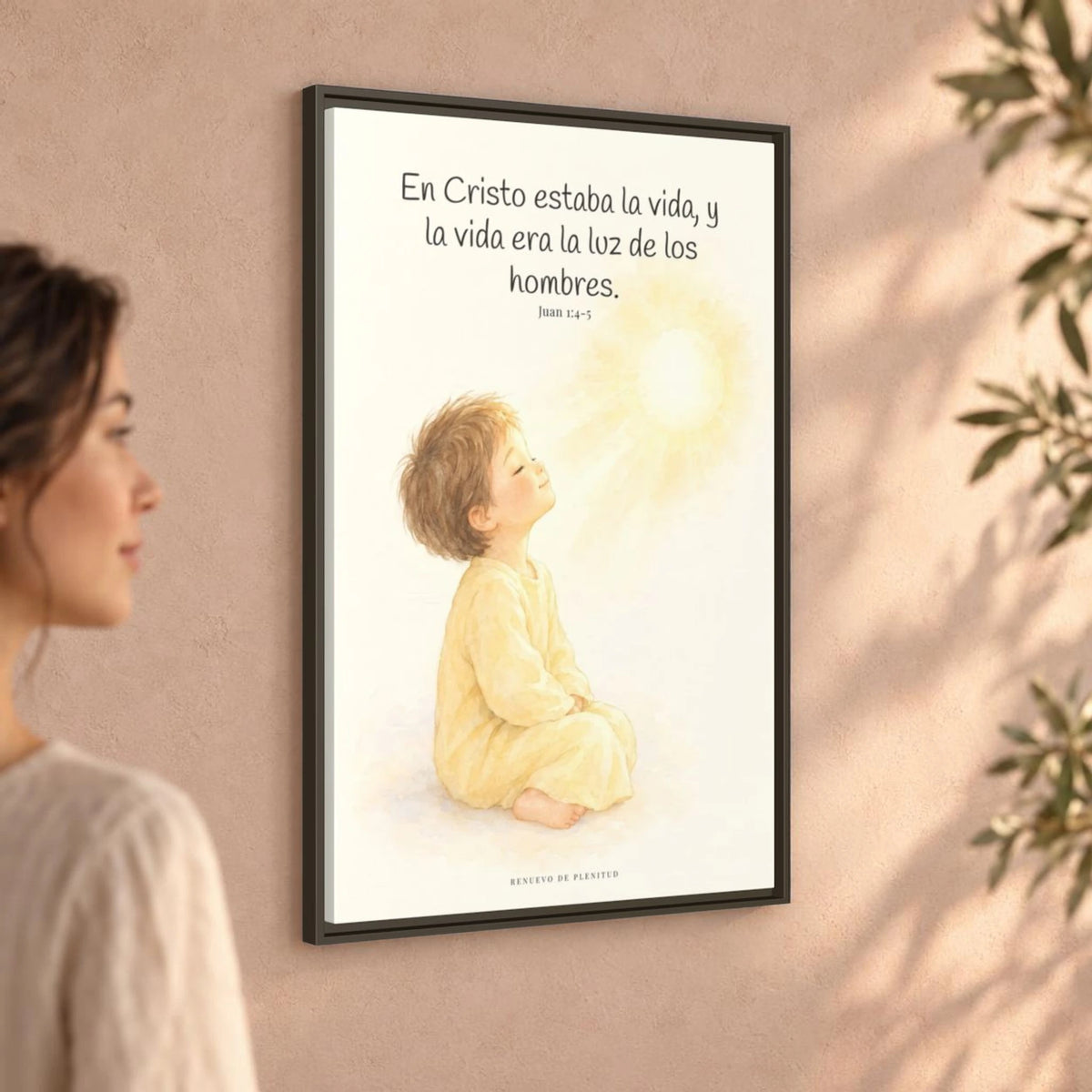 En Cristo está la vida que ilumina a todos | Cuadro de fe enmarcado | Juan 1:4-5 — 24×36 pulgadas, marco espresso, vista angular ambiental del marco flotante, escala física calibrada