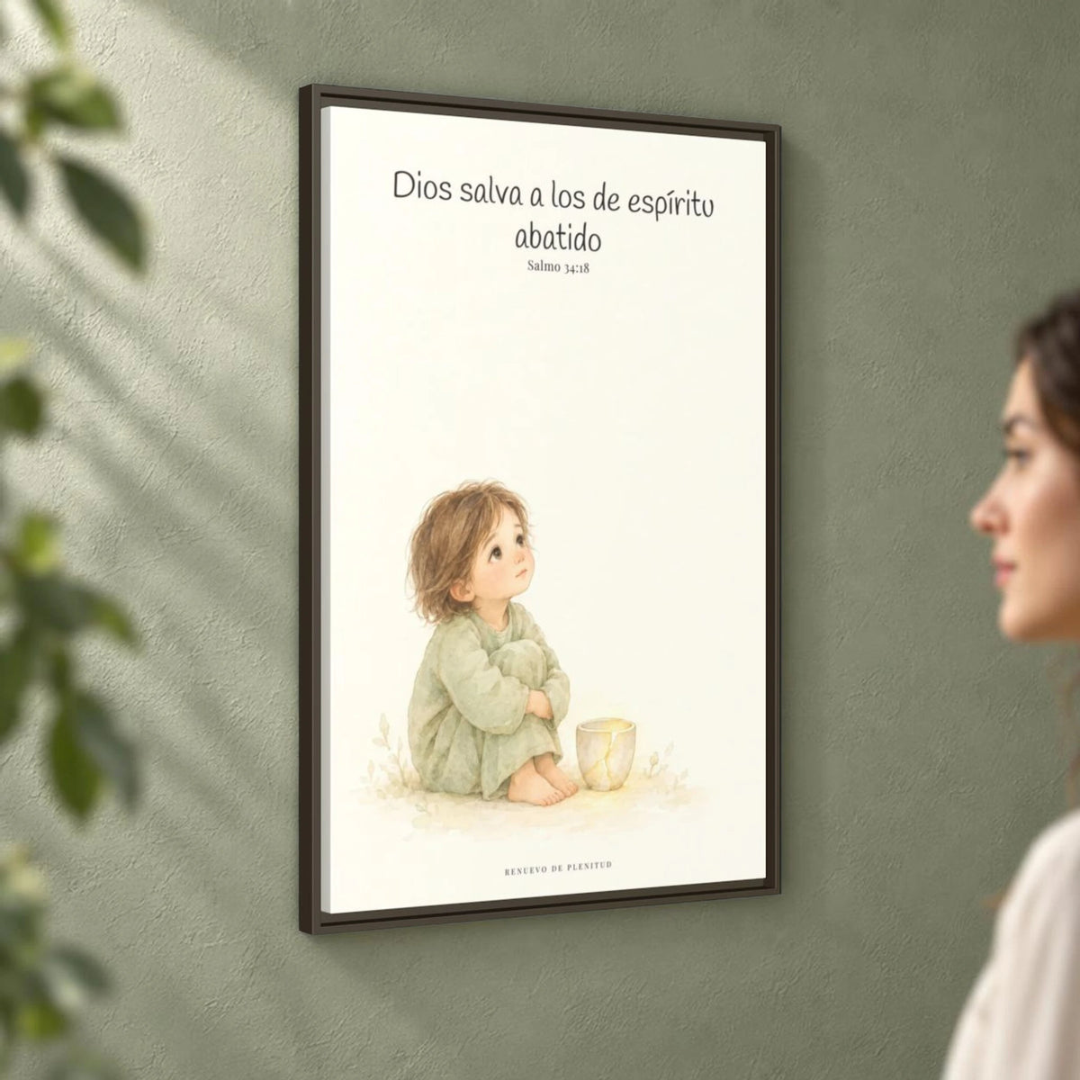 Dios salva al espíritu abatido | Lienzo de fe para el hogar | Salmo 34:18 — 24×36 pulgadas, marco espresso, vista angular ambiental del marco flotante, escala física calibrada