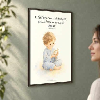 El Señor conoce el momento justo — Lienzo Cristiano Enmarcado | Eclesiastés 3:11 — 24×36 pulgadas, marco espresso, vista angular ambiental del marco flotante, escala física calibrada