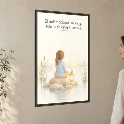 Jehová peleará por mí — Lienzo Cristiano Enmarcado | Éxodo 14:14 — 24×36 pulgadas, marco espresso, vista angular ambiental del marco flotante, escala física calibrada