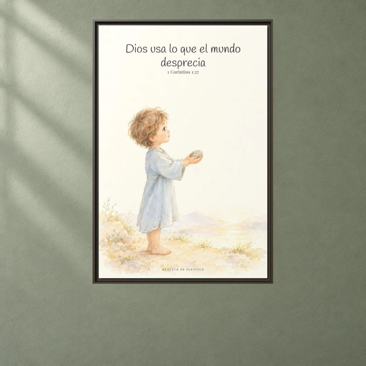 Dios usa lo que el mundo desprecia — Lienzo Cristiano Enmarcado | 1 Corintios 1:27 — 24×36 pulgadas, marco espresso, vista frontal ambiental, escala física calibrada