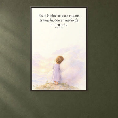 En el Señor mi alma reposa tranquila | Lienzo de fe para el hogar | Marcos 4:39 — 24×36 pulgadas, marco espresso, vista frontal ambiental, escala física calibrada