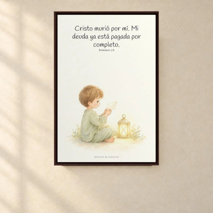 Cristo pagó lo que yo no podía pagar | Cuadro de fe enmarcado | Romanos 5:8 — 24×36 pulgadas, marco espresso, vista frontal ambiental, escala física calibrada