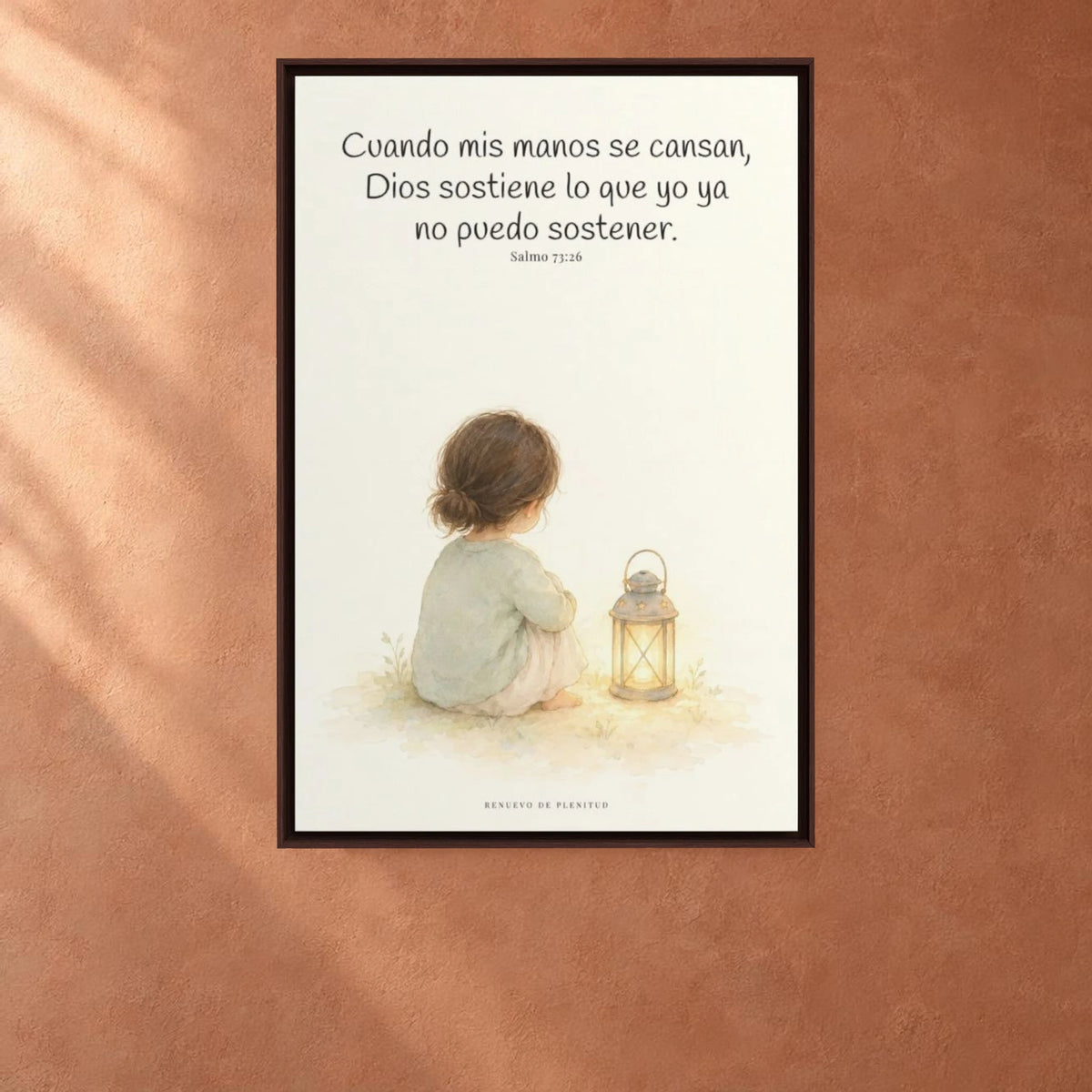 Dios sostiene lo que yo ya no puedo sostener | Cuadro cristiano enmarcado | Salmo 73:26 — 24×36 pulgadas, marco espresso, vista frontal ambiental, escala física calibrada