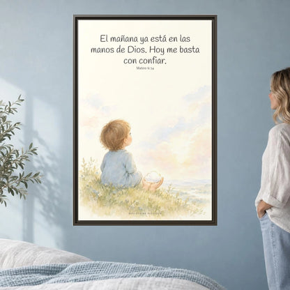 El mañana ya está en las manos de Dios — Lienzo Cristiano Enmarcado | Mateo 6:34 — 24×36 pulgadas, marco espresso, vista frontal ambiental, escala física calibrada