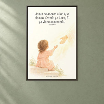 Jesús se acerca a los que claman — Lienzo Cristiano Enmarcado | Marcos 9:24 — 24×36 pulgadas, marco espresso, vista frontal ambiental, escala física calibrada