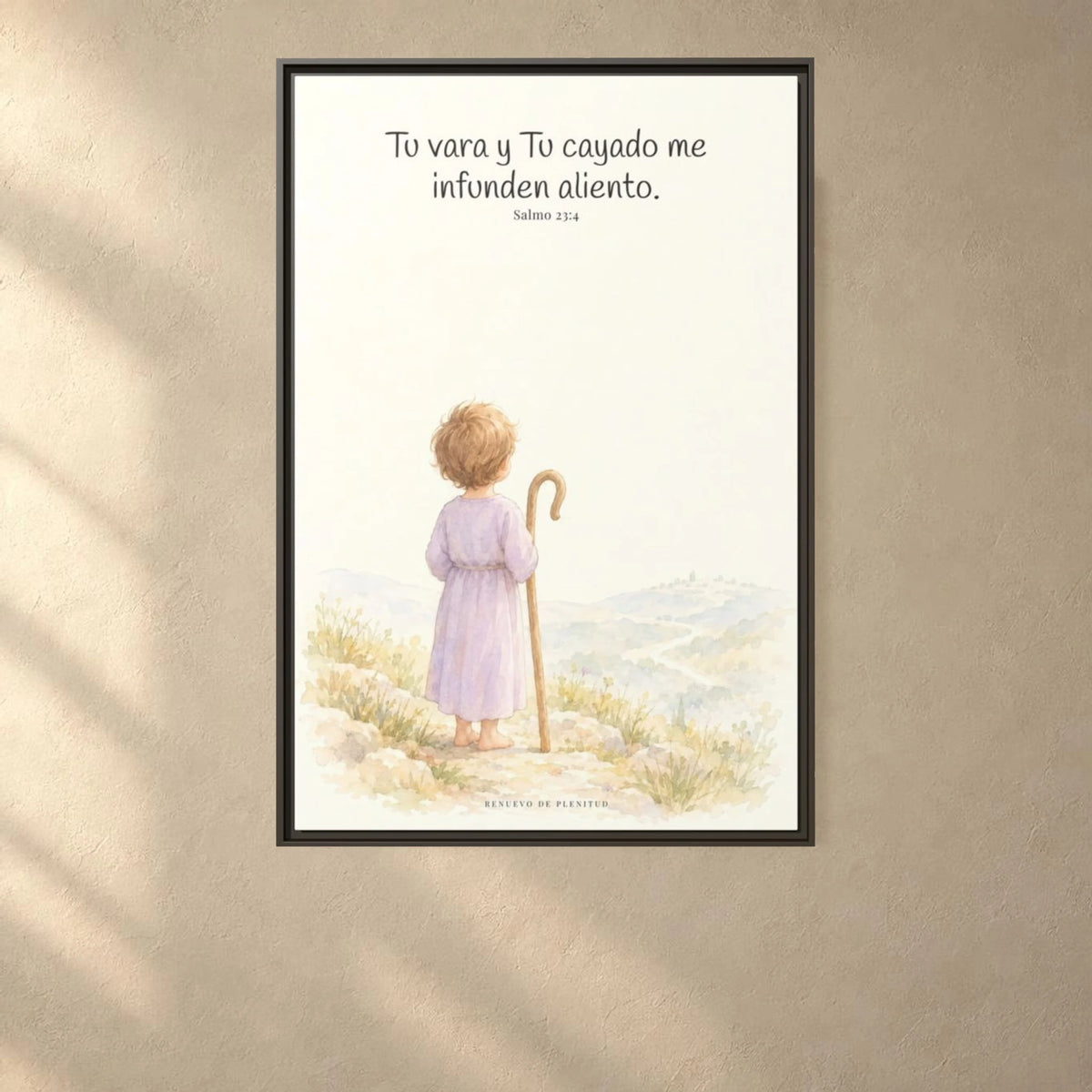 Tu vara y Tu cayado me infunden aliento — Lienzo Cristiano Enmarcado | Salmo 23:4 — 24×36 pulgadas, marco espresso, vista frontal ambiental, escala física calibrada