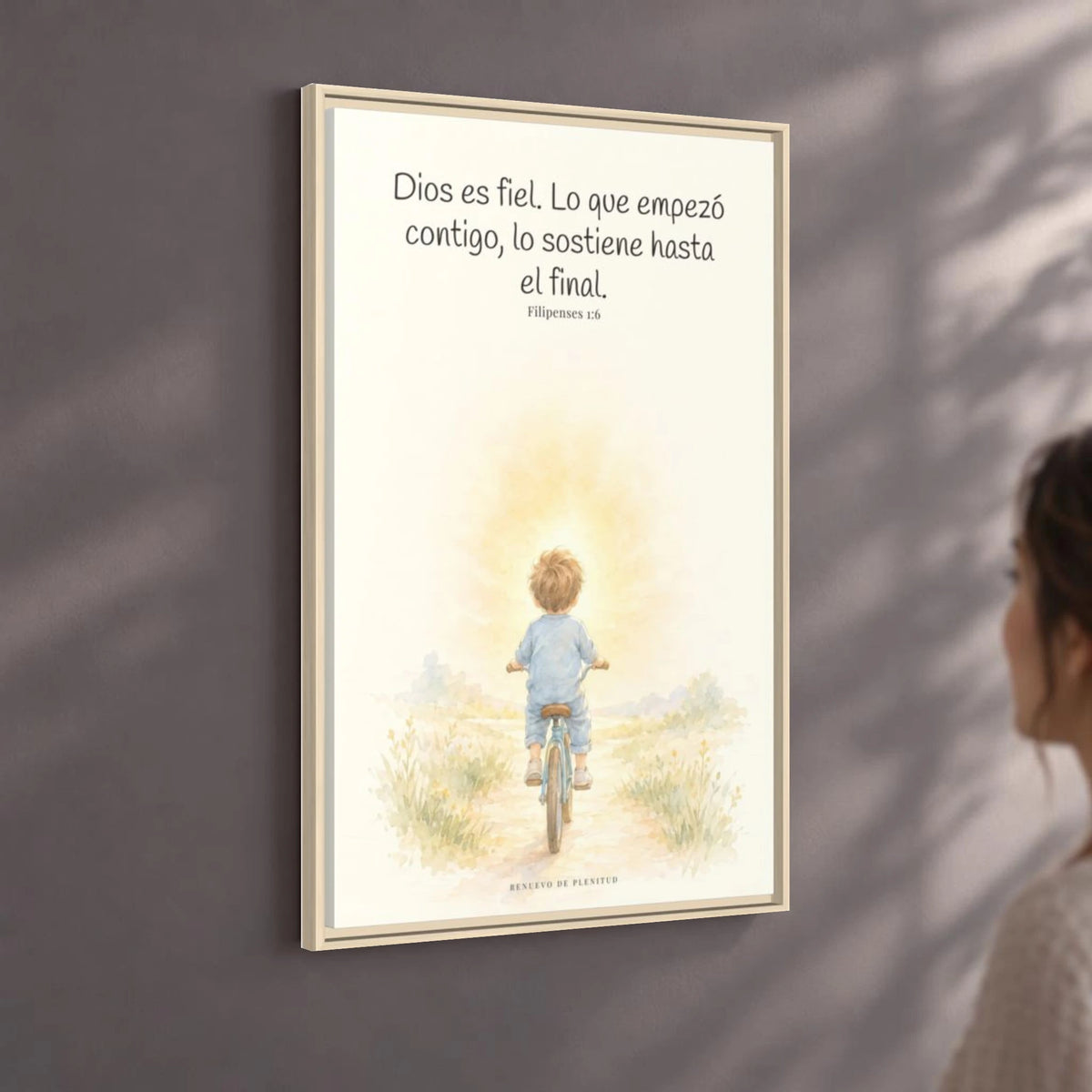 Dios es fiel y no deja a medias lo que promete | Cuadro bíblico para el hogar | Filipenses 1:6 — 24×36 pulgadas, marco natural, vista angular ambiental del marco flotante, escala física calibrada