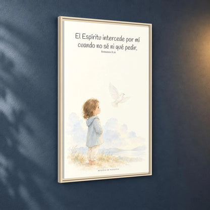 El Espíritu ora por mí cuando no tengo palabras — Lienzo Cristiano Enmarcado | Romanos 8:26 — 24×36 pulgadas, marco natural, vista angular ambiental del marco flotante, escala física calibrada