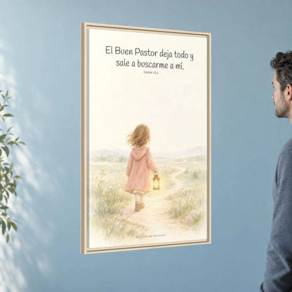 El Buen Pastor me busca a mí — Lienzo Cristiano Enmarcado | Lucas 15:4 — 24×36 pulgadas, marco natural, vista angular ambiental del marco flotante, escala física calibrada