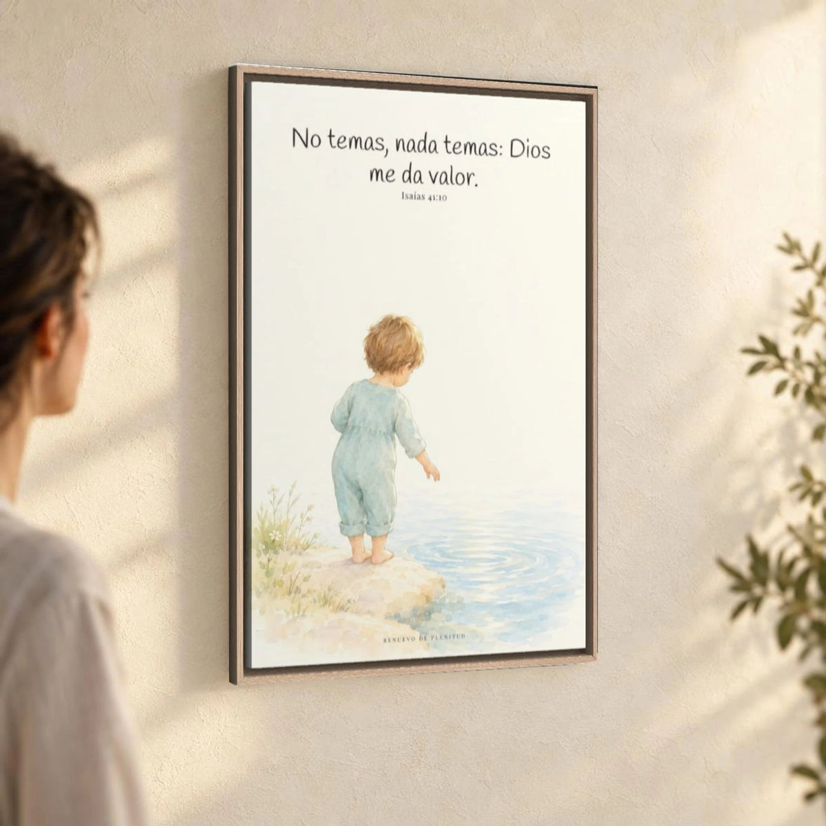 Dios me da valor cuando tiemblo | Arte bíblico para pared | Isaías 41:10 — 24×36 pulgadas, marco natural, vista angular ambiental del marco flotante, escala física calibrada