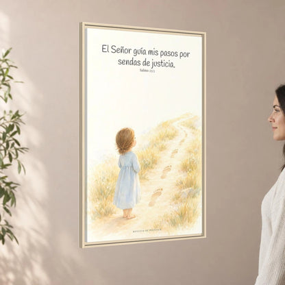 El Señor guía mis pasos — Lienzo Cristiano Enmarcado | Salmo 23:3 — 24×36 pulgadas, marco natural, vista angular ambiental del marco flotante, escala física calibrada