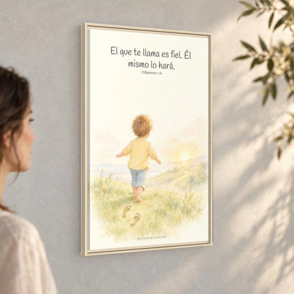 Fiel es el que os llama, el cual también lo hará — Lienzo Cristiano Enmarcado | Filipenses 1:6 — 24×36 pulgadas, marco natural, vista angular ambiental del marco flotante, escala física calibrada