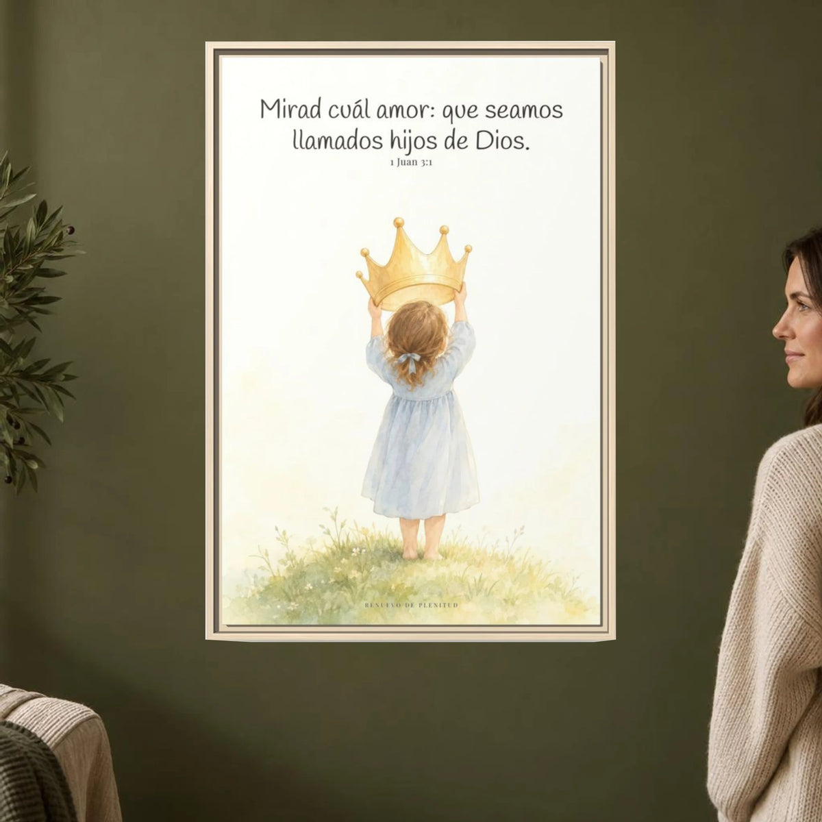 Soy hija amada de Dios — Lienzo Cristiano Enmarcado | 1 Juan 3:1 — 24×36 pulgadas, marco natural, vista frontal ambiental, escala física calibrada