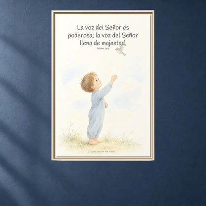 La voz de Jehová es poderosa y llena de majestad — Lienzo Cristiano Enmarcado | Salmo 29:4 — 24×36 pulgadas, marco natural, vista frontal ambiental, escala física calibrada