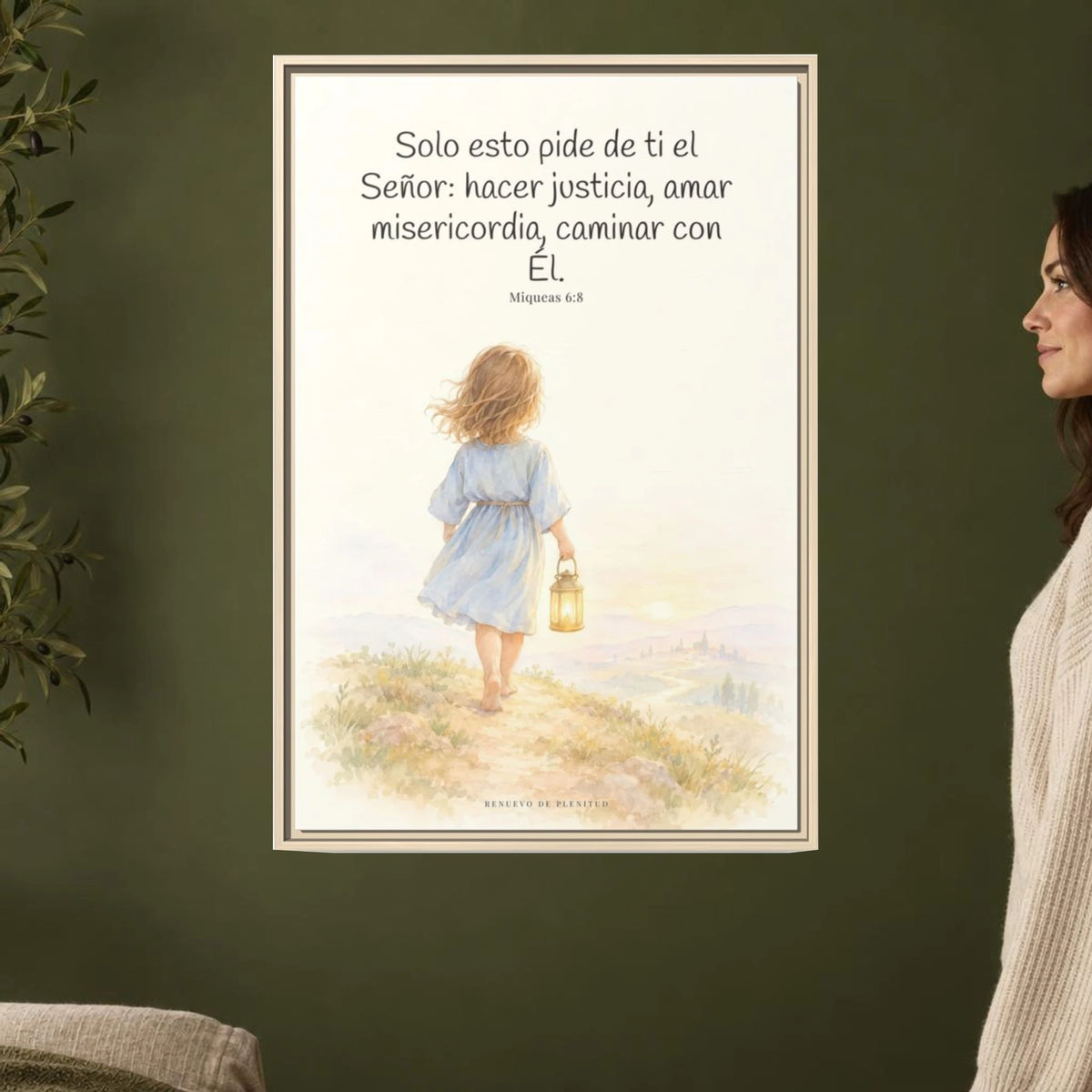 Solo esto pide de ti el Señor — Lienzo Cristiano Enmarcado | Miqueas 6:8 — 24×36 pulgadas, marco natural, vista frontal ambiental, escala física calibrada