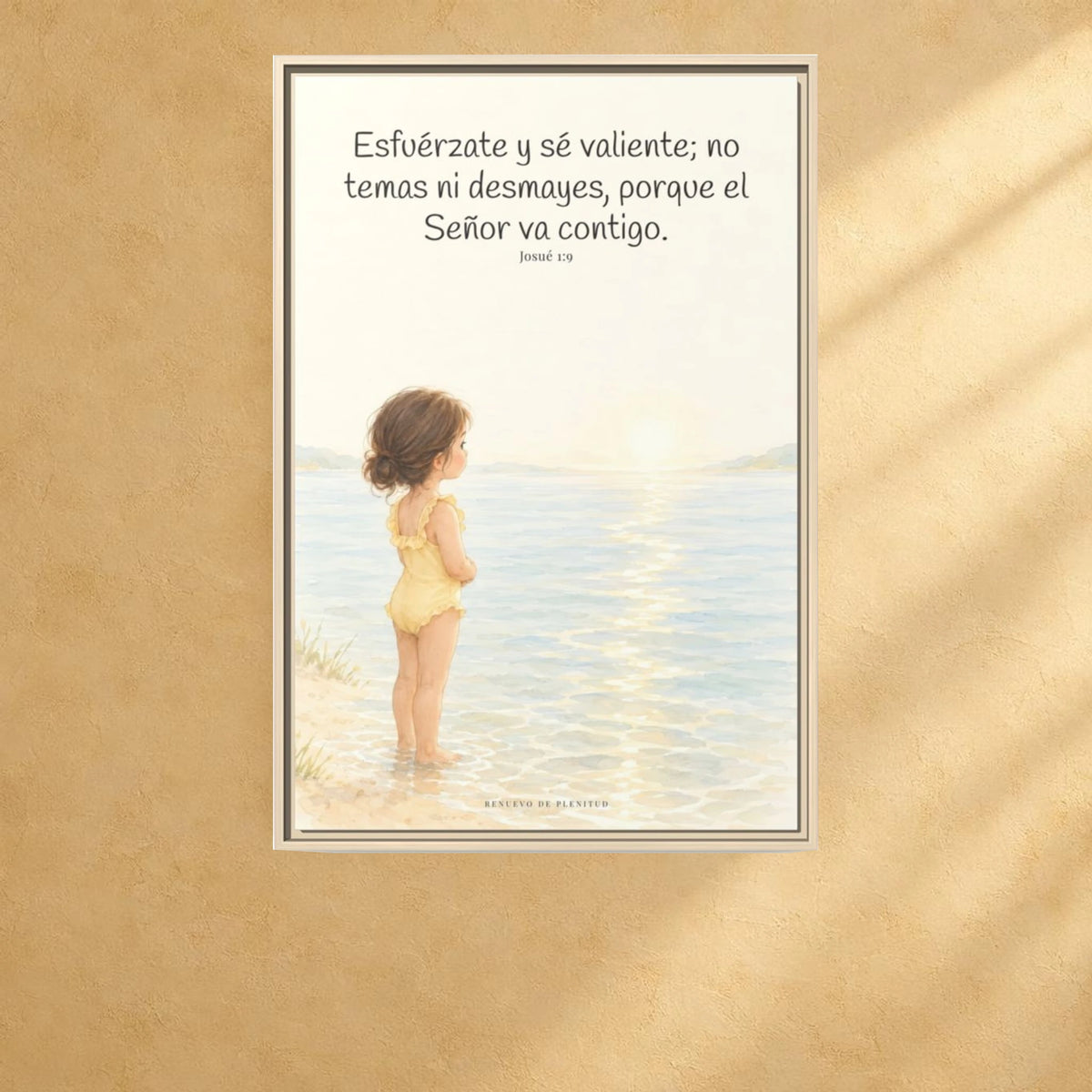 Esfuérzate y sé valiente — Lienzo Cristiano Enmarcado | Josué 1:9 — 24×36 pulgadas, marco natural, vista frontal ambiental, escala física calibrada