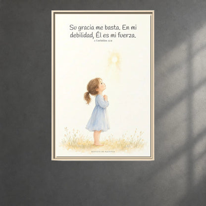 Su gracia me basta — Lienzo Cristiano Enmarcado | 2 Corintios 12:9 — 24×36 pulgadas, marco natural, vista frontal ambiental, escala física calibrada
