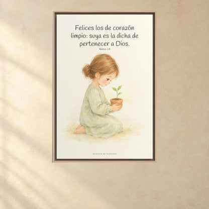 Felices los que pertenecen a Dios | Lienzo de fe para el hogar | Mateo 5:8 — 24×36 pulgadas, marco natural, vista frontal ambiental, escala física calibrada