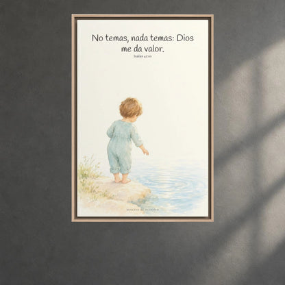 Dios me da valor cuando tiemblo | Arte bíblico para pared | Isaías 41:10 — 24×36 pulgadas, marco natural, vista frontal ambiental, escala física calibrada