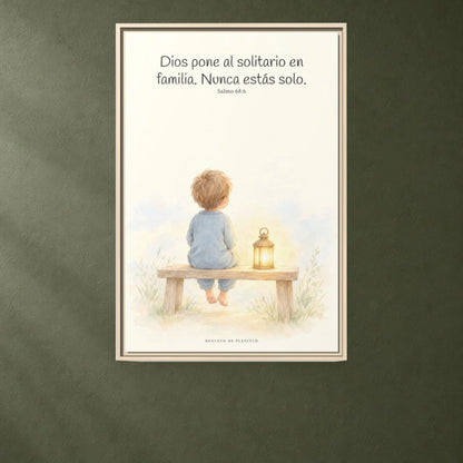 Dios pone al solitario en familia — Lienzo Cristiano Enmarcado | Salmo 68:6 — 24×36 pulgadas, marco natural, vista frontal ambiental, escala física calibrada