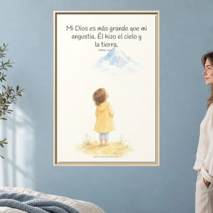 Mi Dios es más grande que mi angustia — Lienzo Cristiano Enmarcado | Salmo 121:1-2 — 24×36 pulgadas, marco natural, vista frontal ambiental, escala física calibrada