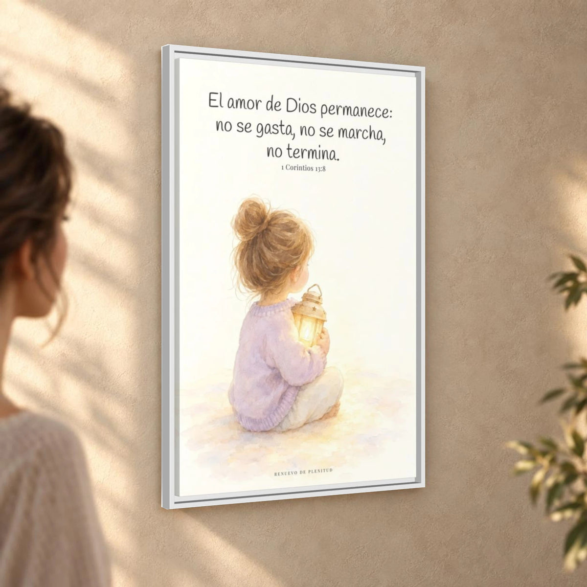 El amor de Dios permanece para siempre — Lienzo Cristiano Enmarcado | 1 Corintios 13:8 — 24×36 pulgadas, marco blanco, vista angular ambiental del marco flotante, escala física calibrada