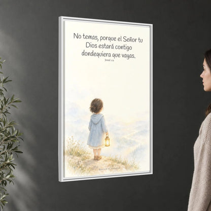 Jehová tu Dios estará contigo — Lienzo Cristiano Enmarcado | Josué 1:9 — 24×36 pulgadas, marco blanco, vista angular ambiental del marco flotante, escala física calibrada