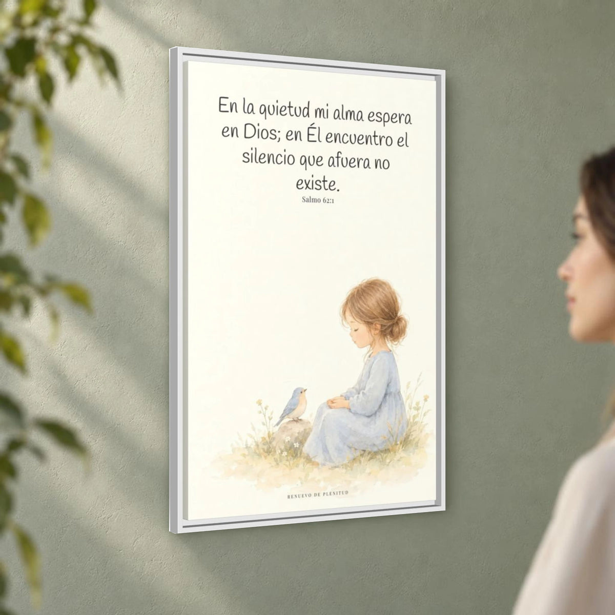 En la quietud, mi alma espera en Dios | Arte de fe en lienzo | Salmo 62:1 — 24×36 pulgadas, marco blanco, vista angular ambiental del marco flotante, escala física calibrada