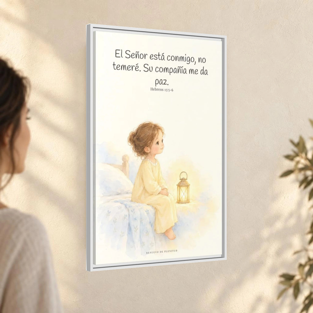 El Señor está conmigo, no temeré — Lienzo Cristiano Enmarcado | Hebreos 13:5-6 — 24×36 pulgadas, marco blanco, vista angular ambiental del marco flotante, escala física calibrada