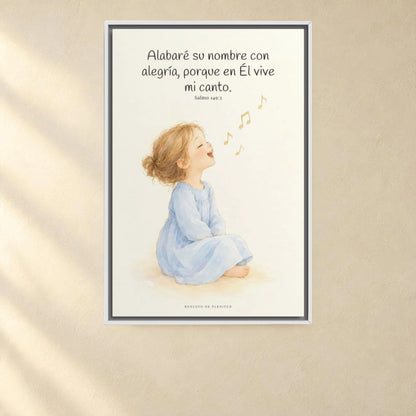 Alabaré su nombre con alegría | Arte cristiano enmarcado | Salmo 149:3 — 24×36 pulgadas, marco blanco, vista frontal ambiental, escala física calibrada