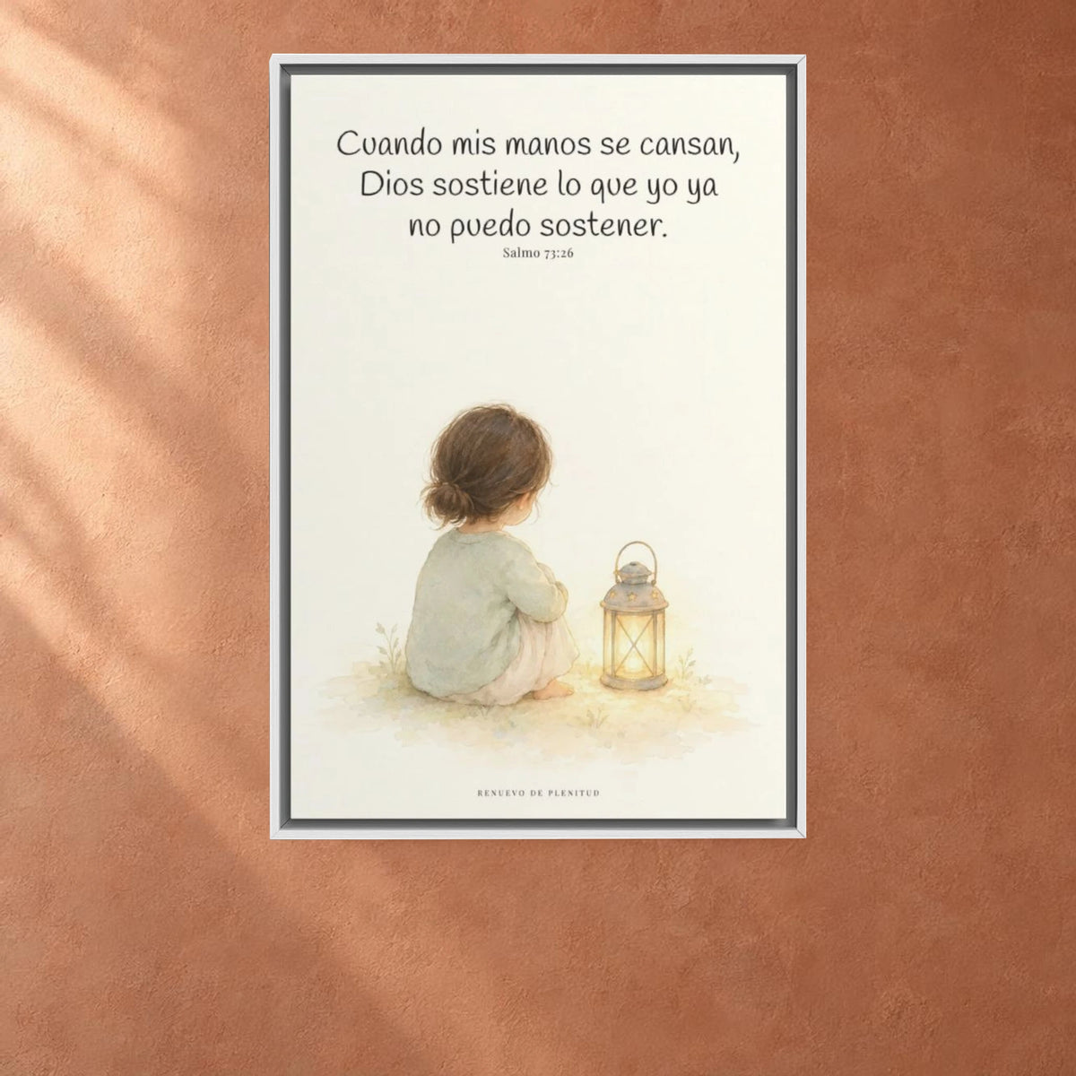 Dios sostiene lo que yo ya no puedo sostener | Cuadro cristiano enmarcado | Salmo 73:26 — 24×36 pulgadas, marco blanco, vista frontal ambiental, escala física calibrada