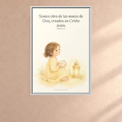 Somos obra de las manos de Dios — Lienzo Cristiano Enmarcado | Efesios 2:10 — 24×36 pulgadas, marco blanco, vista frontal ambiental, escala física calibrada