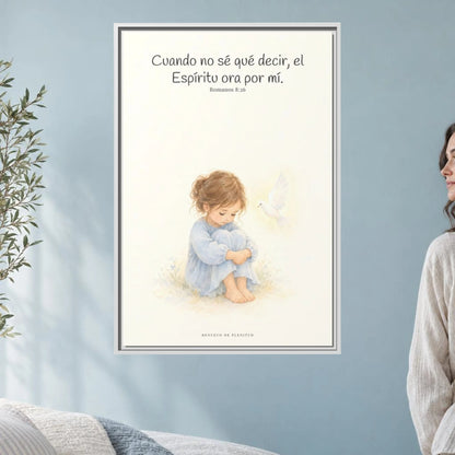 El Espíritu ora por mí cuando no tengo palabras — Lienzo Cristiano Enmarcado | Romanos 8:26 — 24×36 pulgadas, marco blanco, vista frontal ambiental, escala física calibrada