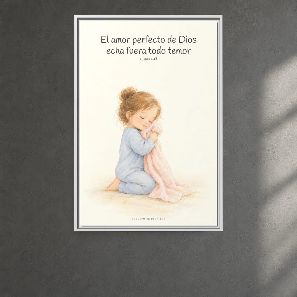 El amor perfecto de Dios echa fuera el temor — Lienzo Cristiano Enmarcado | 1 Juan 4:18 — 24×36 pulgadas, marco blanco, vista frontal ambiental, escala física calibrada