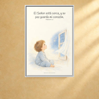 El Señor está cerca de mí | Lienzo bíblico para el hogar | Filipenses 4:7 — 24×36 pulgadas, marco blanco, vista frontal ambiental, escala física calibrada