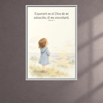 Esperaré en el Dios de mi salvación — Lienzo Cristiano Enmarcado | Miqueas 7:7 — 24×36 pulgadas, marco blanco, vista frontal ambiental, escala física calibrada