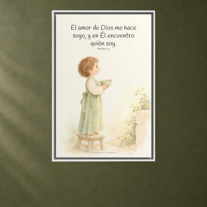 El amor de Dios me hace suyo | Cuadro de fe enmarcado | Efesios 5:1 — 24×36 pulgadas, marco blanco, vista frontal ambiental, escala física calibrada
