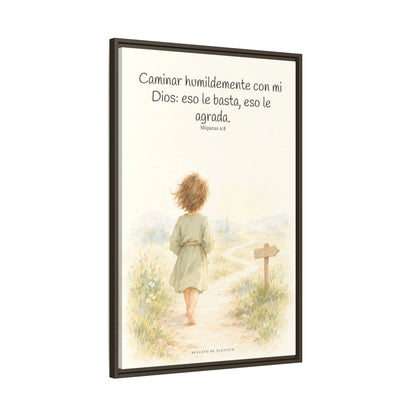 Caminar con Dios es suficiente — Lienzo Cristiano Enmarcado | Miqueas 6:8 — 24×36 pulgadas, marco espresso, vista lateral del marco flotante