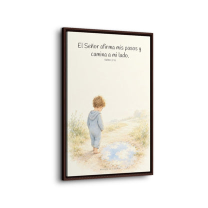 Dios camina a mi lado | Lienzo cristiano decorativo | Salmo 37:23 — 24×36 pulgadas, marco espresso, vista lateral del marco flotante