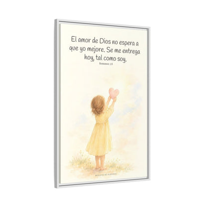 Dios demuestra su amor para conmigo — Lienzo Cristiano Enmarcado | Romanos 5:8 — 24×36 pulgadas, marco blanco, vista lateral del marco flotante