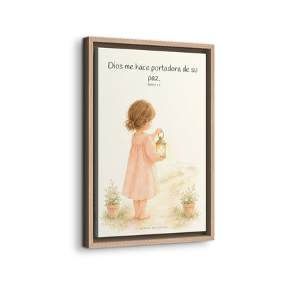 Dios me hace portadora de su paz | Lienzo bíblico para el hogar | Mateo 5:9 — 12×18 pulgadas, marco natural, vista lateral del marco flotante