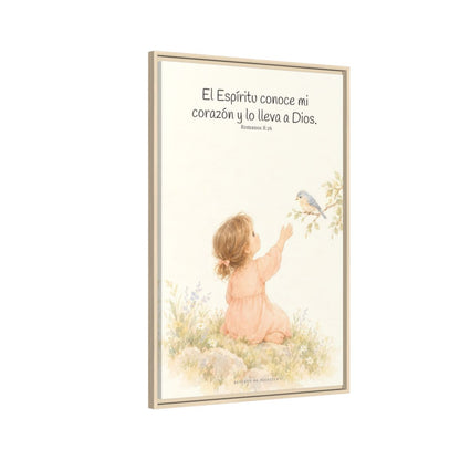 El Espíritu conoce lo que hay en mi corazón — Lienzo Cristiano Enmarcado | Romanos 8:26 — 24×36 pulgadas, marco natural, vista lateral del marco flotante