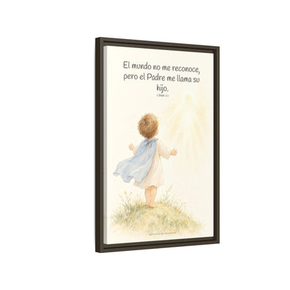 El Padre me conoce y aún así me llama suyo | Decoración de fe para pared | 1 Juan 3:1 — 16×24 pulgadas, marco espresso, vista lateral del marco flotante