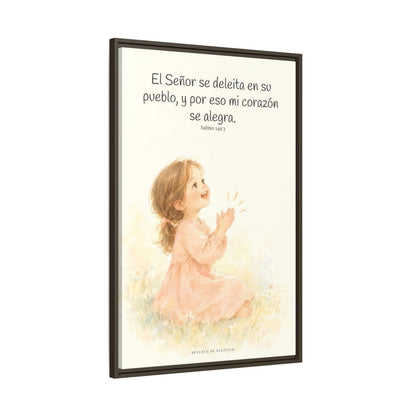 El Señor se deleita en su pueblo — Lienzo Cristiano Enmarcado | Salmo 149:3 — 24×36 pulgadas, marco espresso, vista lateral del marco flotante