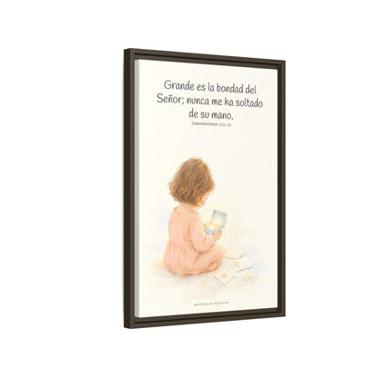 Grande es la bondad del Señor conmigo — Lienzo Cristiano Enmarcado | Lamentaciones 3:22-23 — 16×24 pulgadas, marco espresso, vista lateral del marco flotante