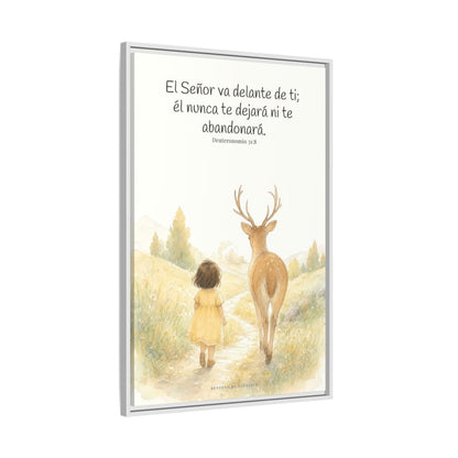 Jehová va delante de ti — Lienzo Cristiano Enmarcado | Deuteronomio 31:8 — 24×36 pulgadas, marco blanco, vista lateral del marco flotante