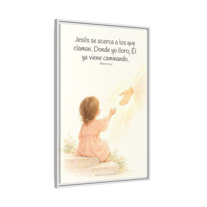 Jesús se acerca a los que claman — Lienzo Cristiano Enmarcado | Marcos 9:24 — 24×36 pulgadas, marco blanco, vista lateral del marco flotante